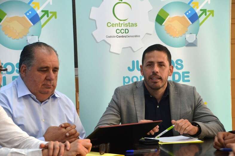 Héctor Suárez (d) y Juan Martel (i), en una imagen de archivo / TA